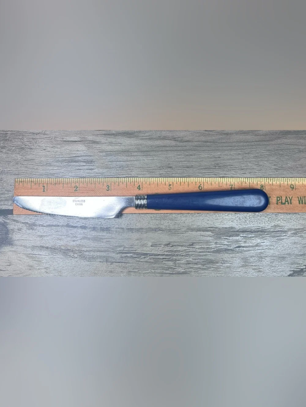 Gibson VTG Blue Plastic Handle 4 Dinner / Butter Knife Stainless Flatware Retro